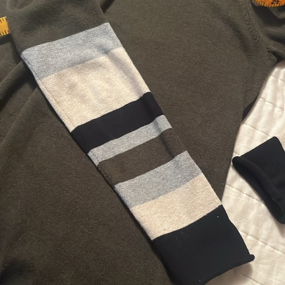 Lisa Todd Block Shock Colorblock Crewneck Cashmere Sweater - Picture 4 of 15